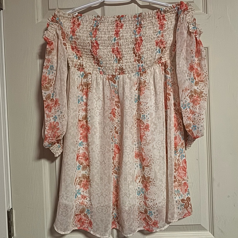 En Creme Floral Off-Shoulder Blouse in Pink and Cream